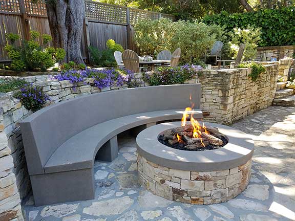 Fire Pits & Outdoor Fireplaces In Dubuque IA - Special Order Now